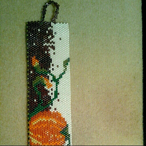 Beaded pumpkin bracelet - Picture 2 of 3